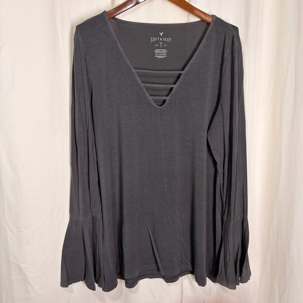 American Eagle Soft & Sexy Charcoal Gray Caged V-Neck Bell Sleeve Top Size XL